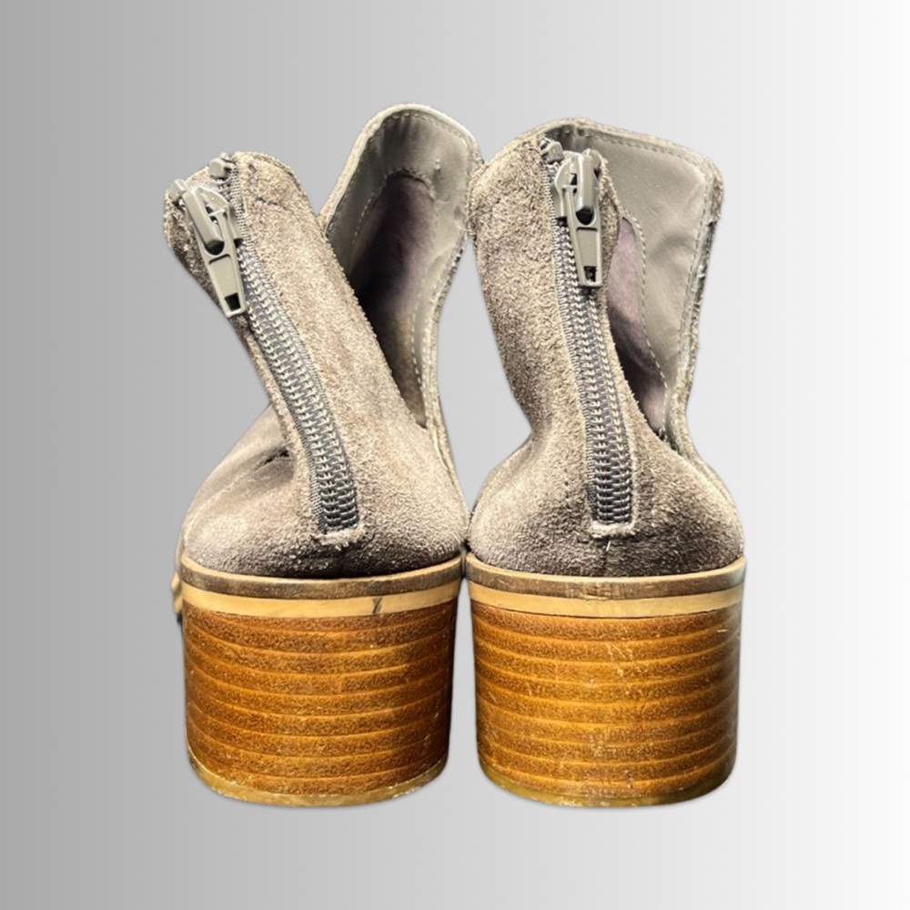 Steve Madden Lancaster Gray Sueded, Leather Upper, Slip On Stacked Heel Boots, 7 - Picture 5 of 7
